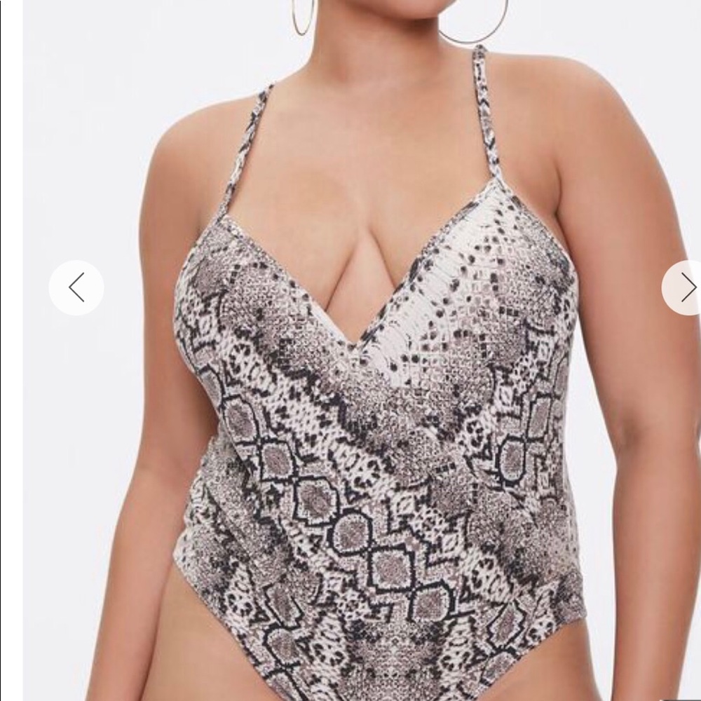 NWT-FOREVER 21 plus bodysuit